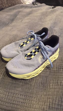 Women’s On Cloud Cloudmonster running shoes size 11