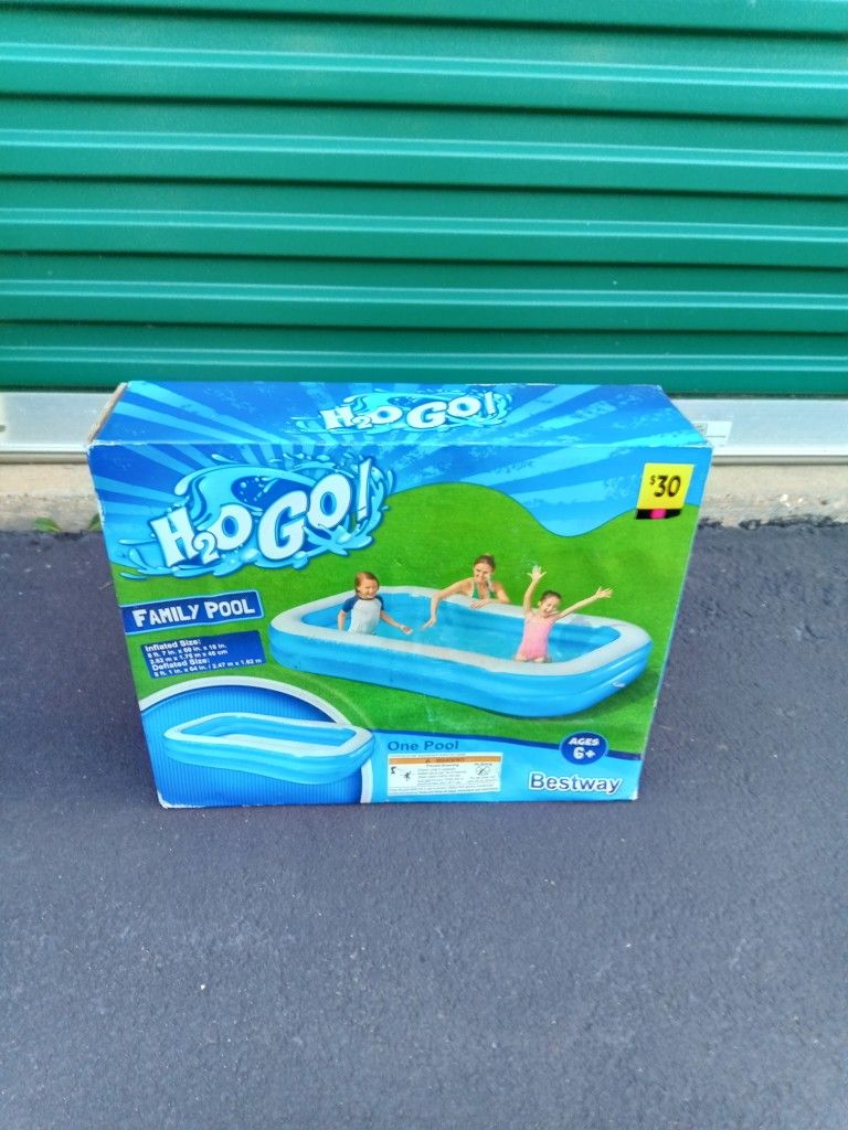 Kids Swimming Pool BRAND NEW 