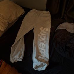 Supreme Sweatpants Heather Grey