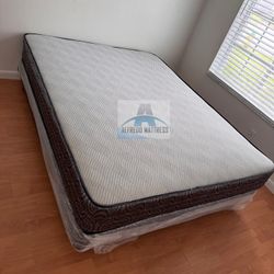 Queen mattress regular set with box spring ( 2pc brand new) 