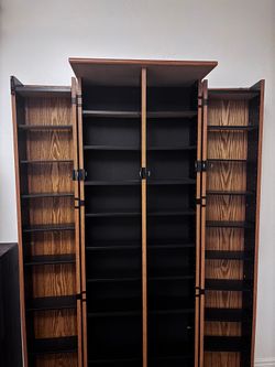 Tall cabinet - Brown