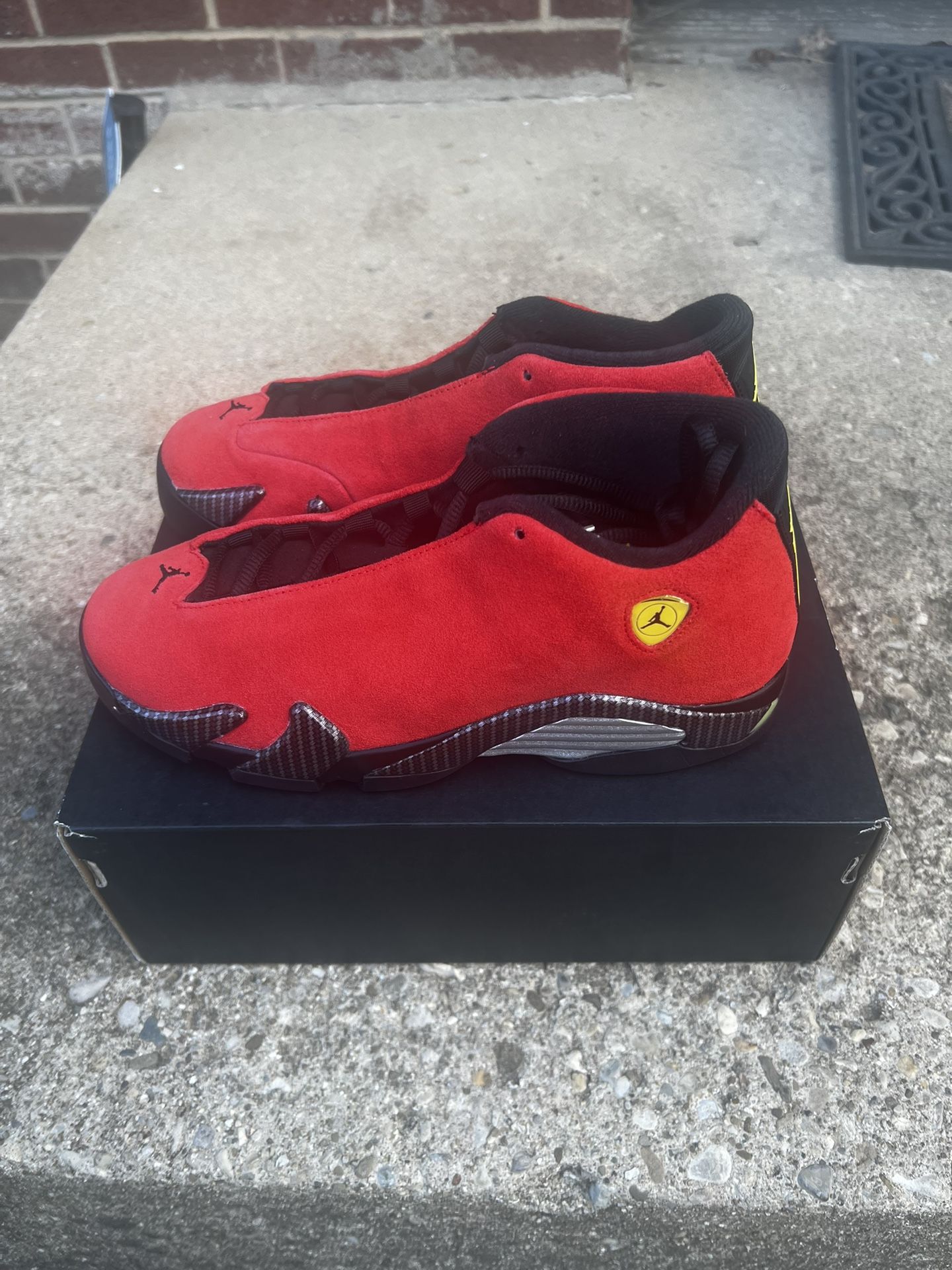 Nike Jordan Retro 14 ‘Ferrari’ Size 7y