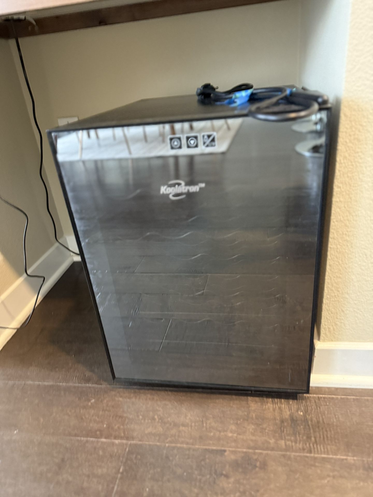 Koolatron 20-Bottle Wine Cooler – $150