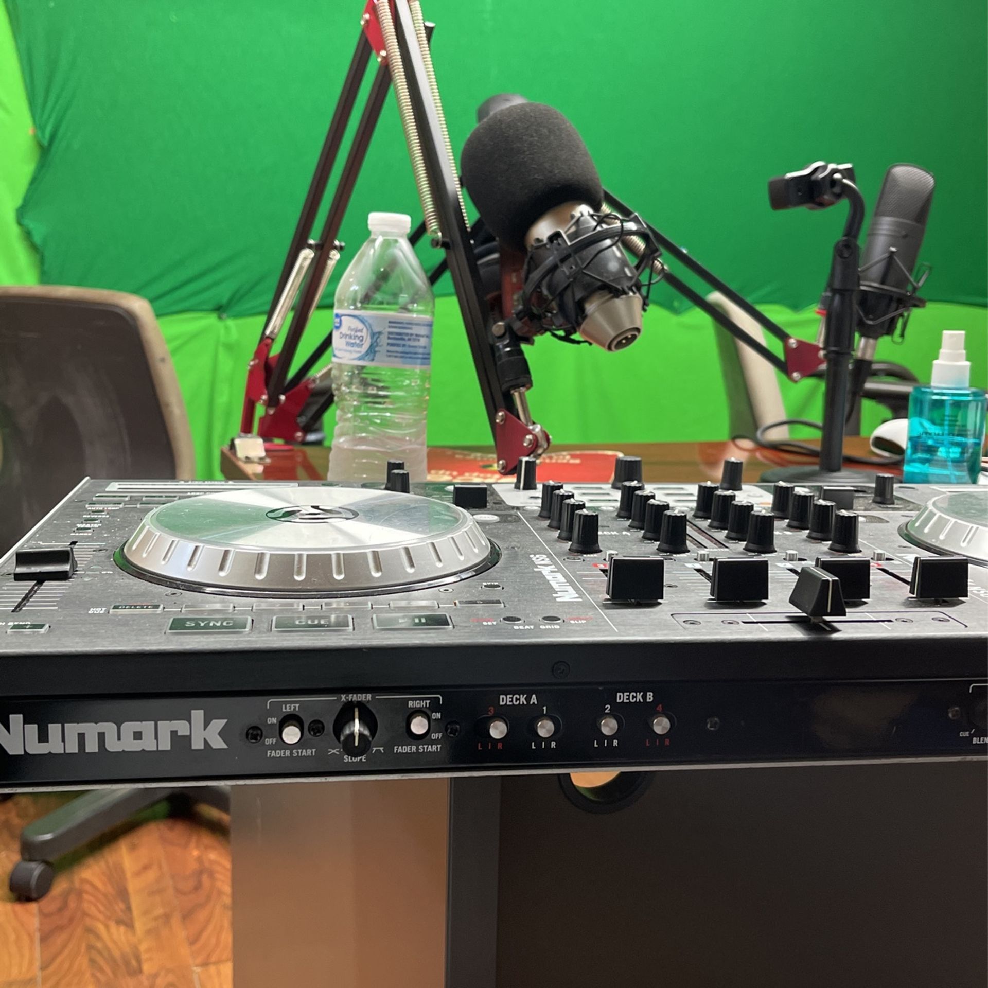 NUMARK NS6 for Sale in Flamingo, FL OfferUp