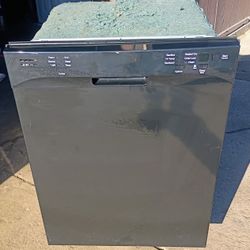 Excellent Condition! Black Whirlpool Entirely Stainless Steel Dishwasher!