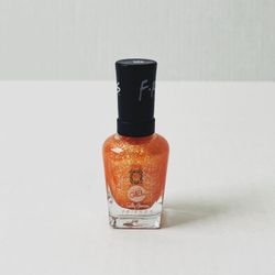 Sally Hansen Miracle Gel Friends Collection Pivot!
