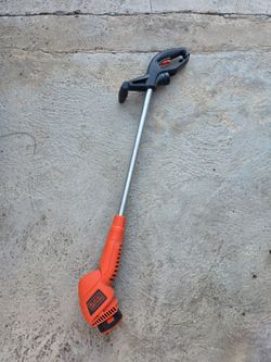 Black and Decker weedeater/ edge trimmer