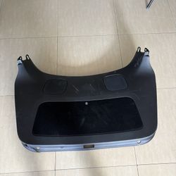 20-24 Tesla Model Y Rear Liftgate Trunco Lid Lower Trim Panel W/ Speaker 
