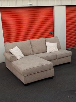 Free Delivery 🚚 - Gray Fabric Sectional Sofa with Chaise