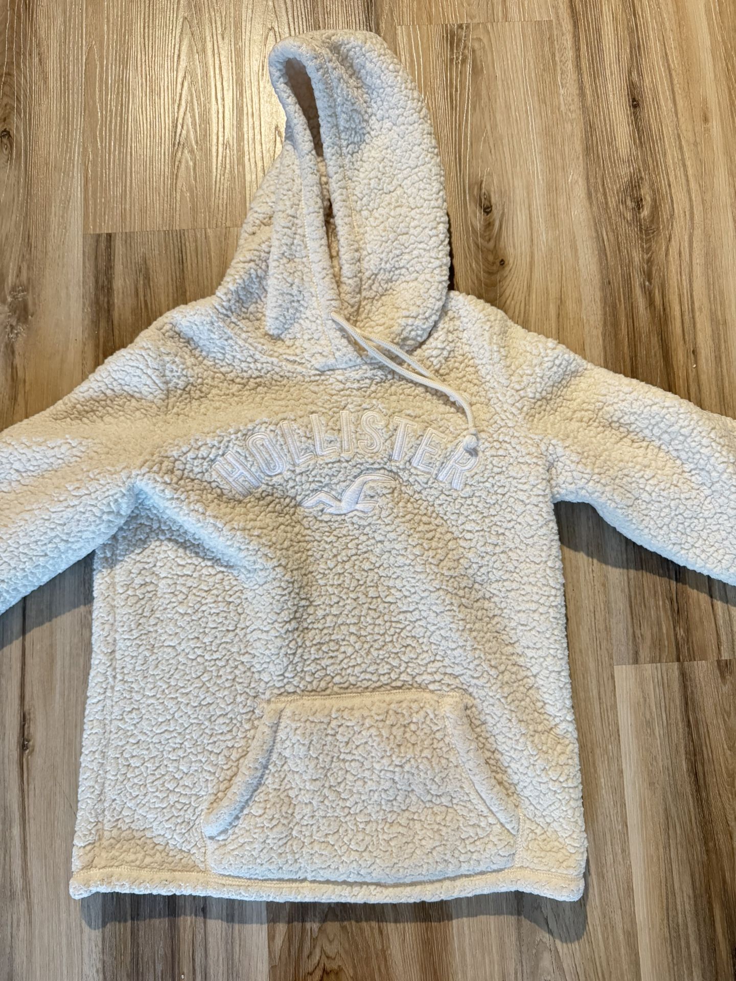 Hollister Fluffy Hoodie Sherpa Woman’s Medium