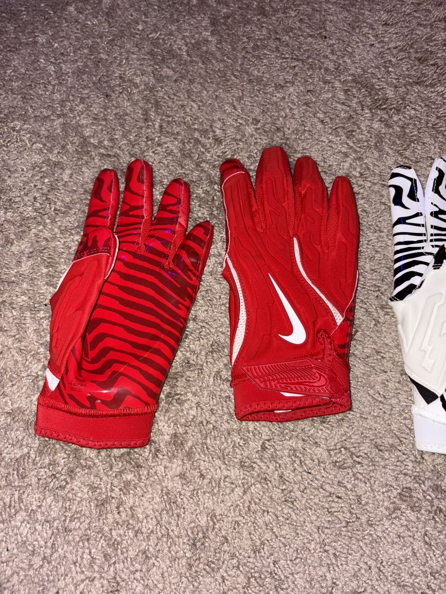*BRAND NEW* Nike Superbad 7.0 Football gloves