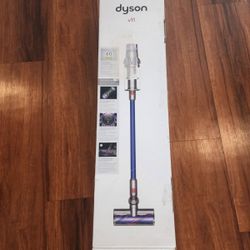Dyson V11