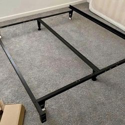QUEEN / FULL / CAL KING/ KING SIZE METAL BED FRAME  (VERY STURDY)