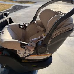 UPPABABY ARIA CARSEAT!
