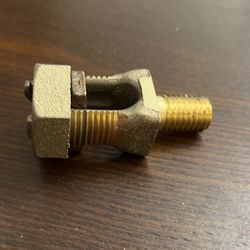 Burndy KC28 4/0 Lugs 5/8” Stud