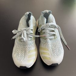 Addidas Ultra Boost Shoes Size 6 1/2
