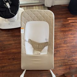 Baby delight bouncer in color (organic oat)