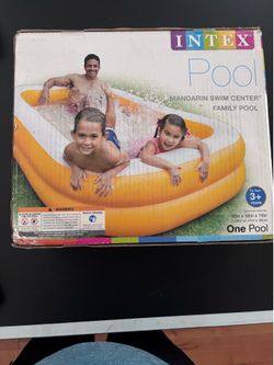 Inflatable swimming pool