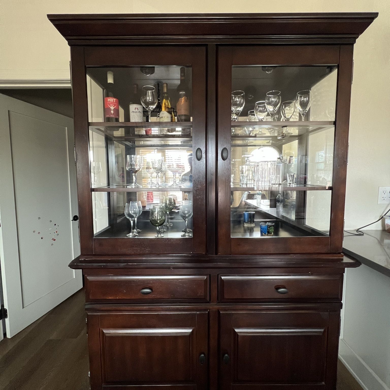 Solid Wood China Hutch/cabinet 