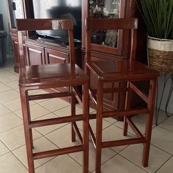 Sillas Altas De Madera Maciza Las Dos Por 30 Dolares