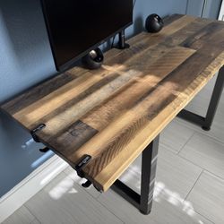 Desk W Chair 