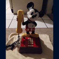 Vintage 1976 Mickey Mouse  Phone Landline Push Button Walt Disney retro 