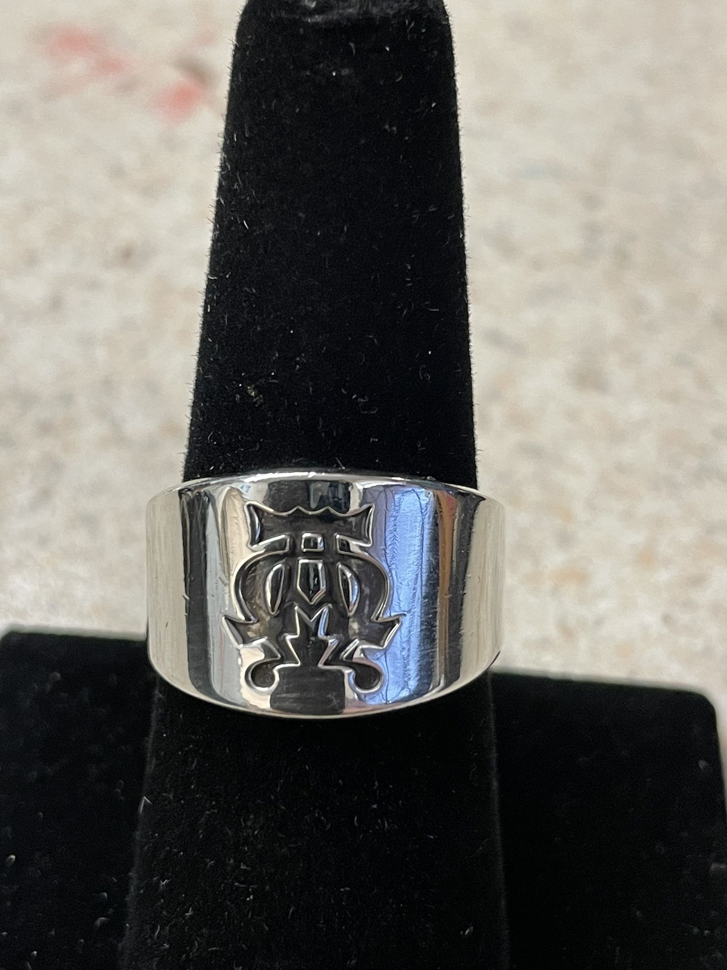 James Avery RETIRED Alpha Omega ring