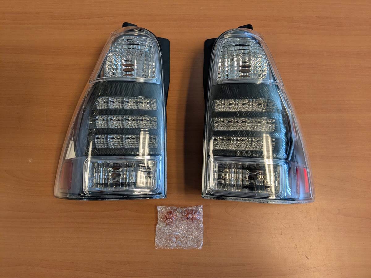 03-09 Toyota 4Runner LED Black / Clear Tail Lights