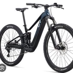 GIANT Liv Tempe 3+ Electric 29in mountain Bike