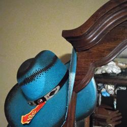 Medium Cowgirl Hat. Brand NEW