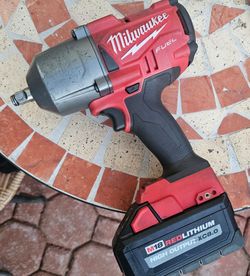 Milwaukee M18 Fuel 1/2 Impact Wrench & M18 Red Lithium High Output XC8.0 Battery Used