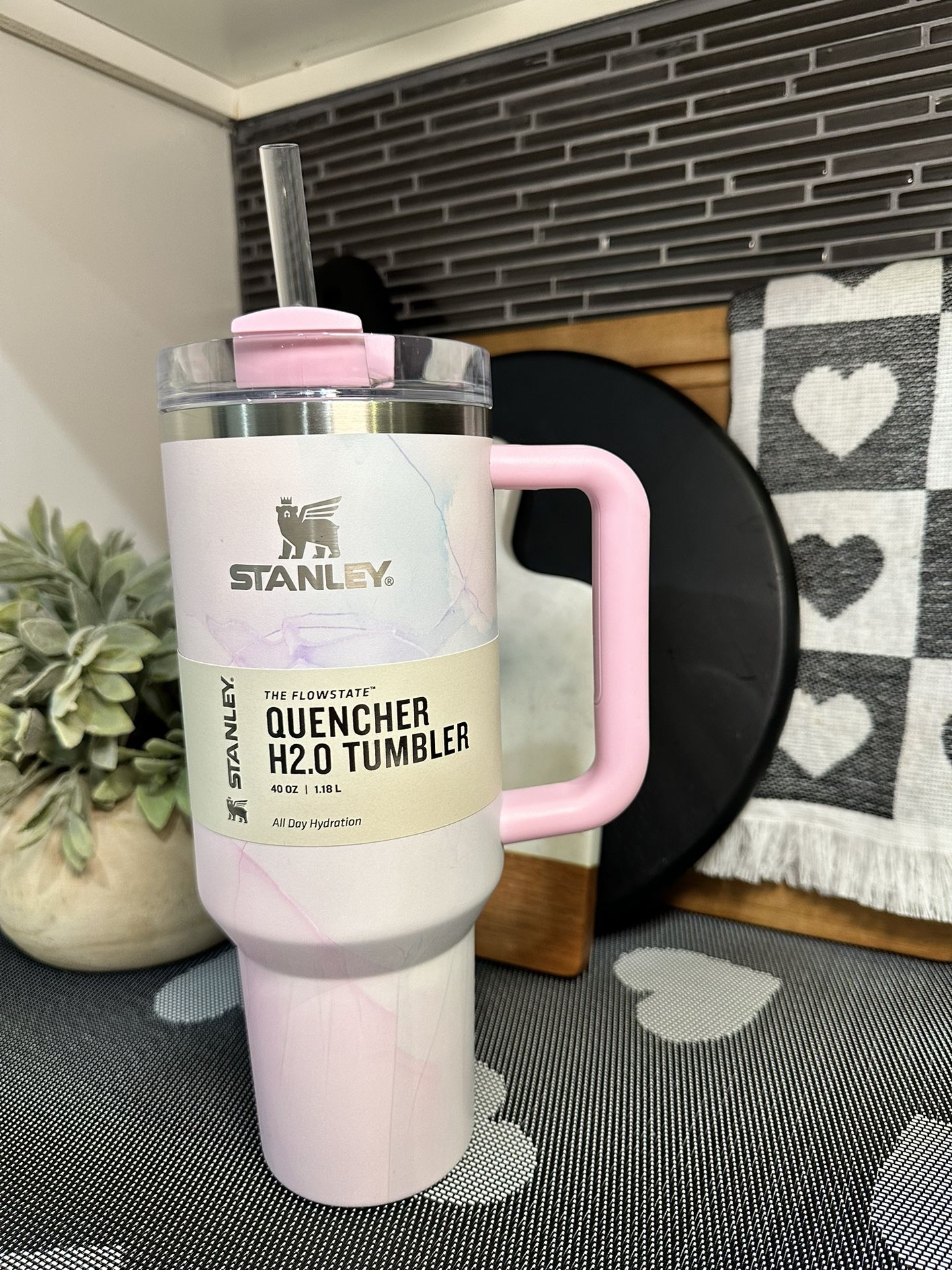 HOT ! Stanley Quencher H2.0 Tumbler 40 oz Target Limited Watercolor Tulle  Pink Marble