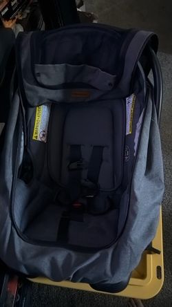 Gray Graco Quick Connect Baby Car Seat
