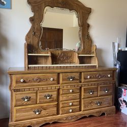 Bedroom Furniture Set/ Juego De Muebles Para Habitación
