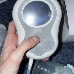 BRAND NEW BREAST PUMP 