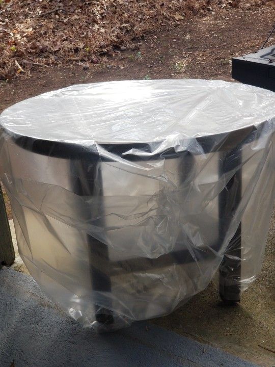 Brand New 42" round dining table NICE