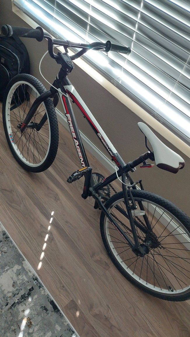 24 inch free agent bmx deals