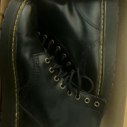 Dr. Martens Size 9 Men
