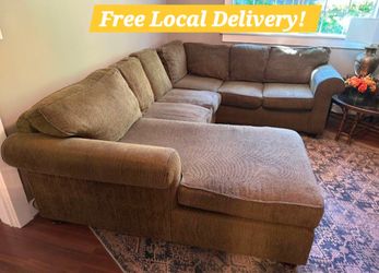 Brown Sectional Couch Sofa. I Can_de_liv_er 🚚!