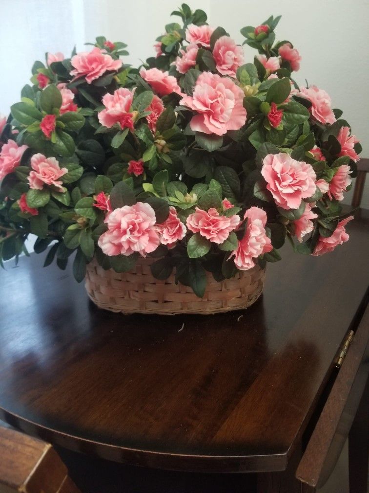 19 pink roses basket artificial