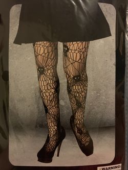 Skull fishnet tights