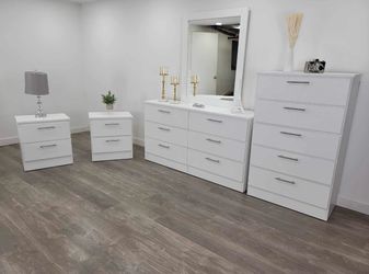 Dresser whit mirror, chest and 2 Nightstands - Cómoda con espejo , Gavetero y 2 mesitas de noche