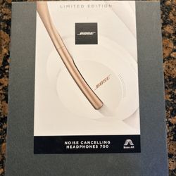BOSE headphones 700