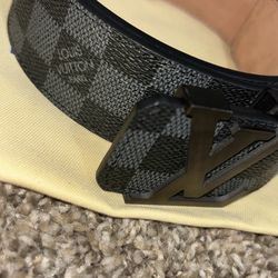 Louis Vuitton Belt - Size 32💸
