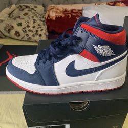 New Jordan 1 Mid Size 8 