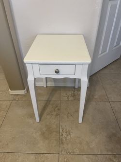 White 1-Drawer Wood Storage Side Table by iNSPIRE Q Bold