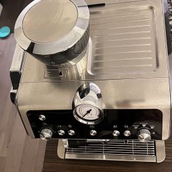 Delonghi La Specialista Espresso Machine EC9335M