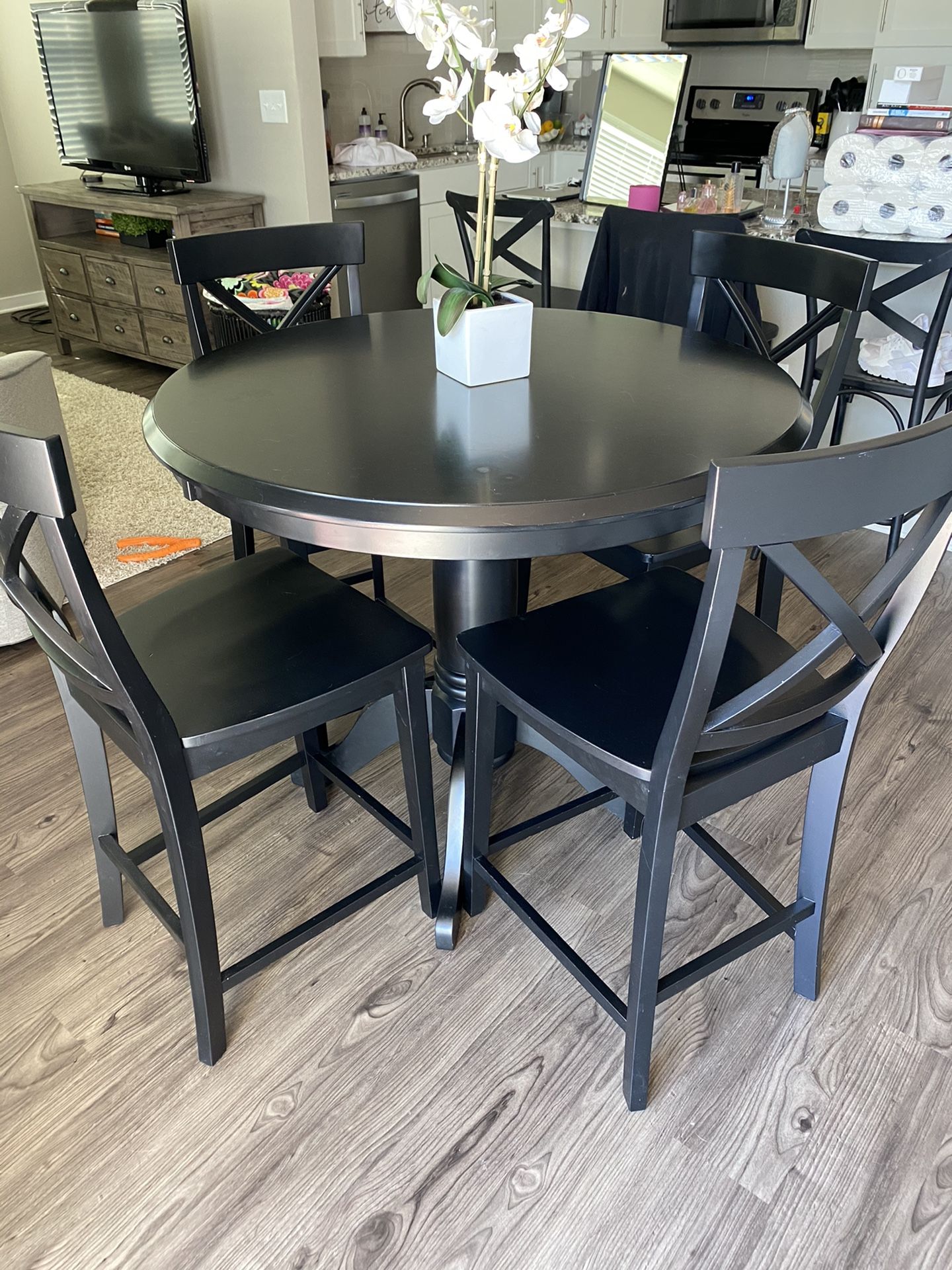 Round High Top Kitchen Table for Sale in Jacksonville, FL OfferUp