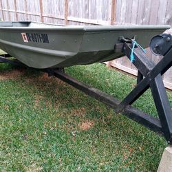 ESTATE SALE PRICED TO SELL $1600 Bundled Package Deal and Priced To Sell. 2 Aluminum Fishing Boats, Trailer, and 2 Motors