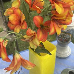 Glass Vase With Flowers 